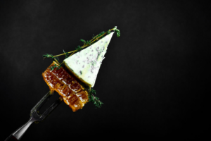 Maridajes de Panal de Miel con Quesos Artesanos de Todo el Mundo