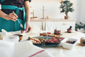El lujo sostenible de la miel y el chocolate orgánicos en la cocina